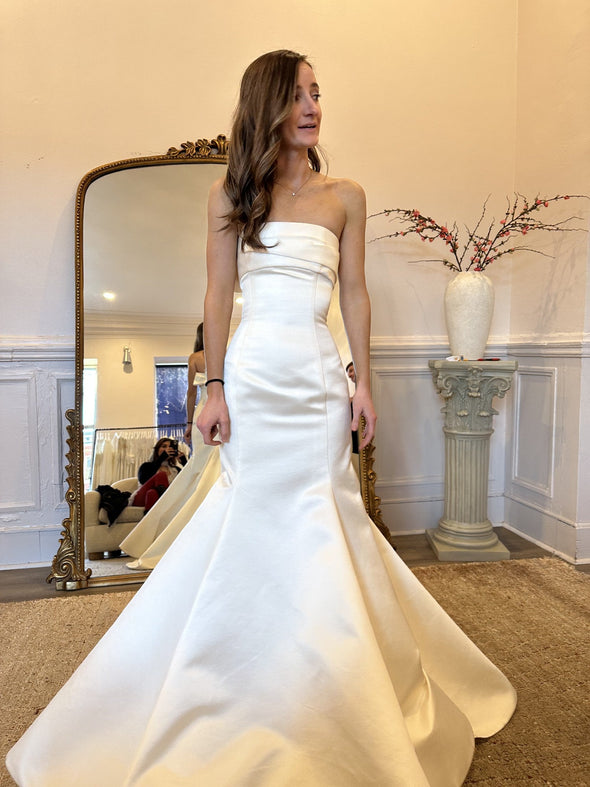 Elegant Mermaid Strapless Satin Sleeveless Wedding Dresses