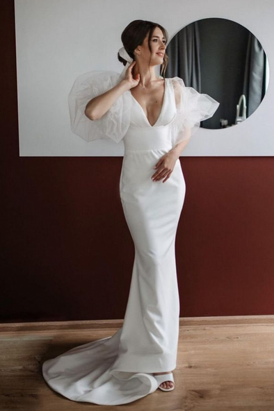 V Neck Mermaid Long Wedding Dress With Detachable Train