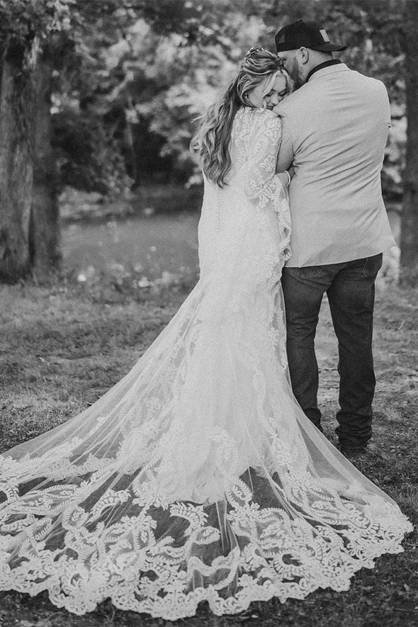 Outdoor Lace Wedding Dress Open Back Mermaid