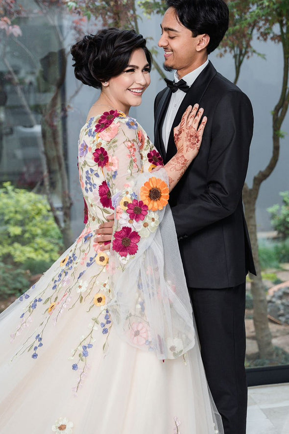 Long Flare Sleeves Luxury Wedding Dress Colorful Embroidery