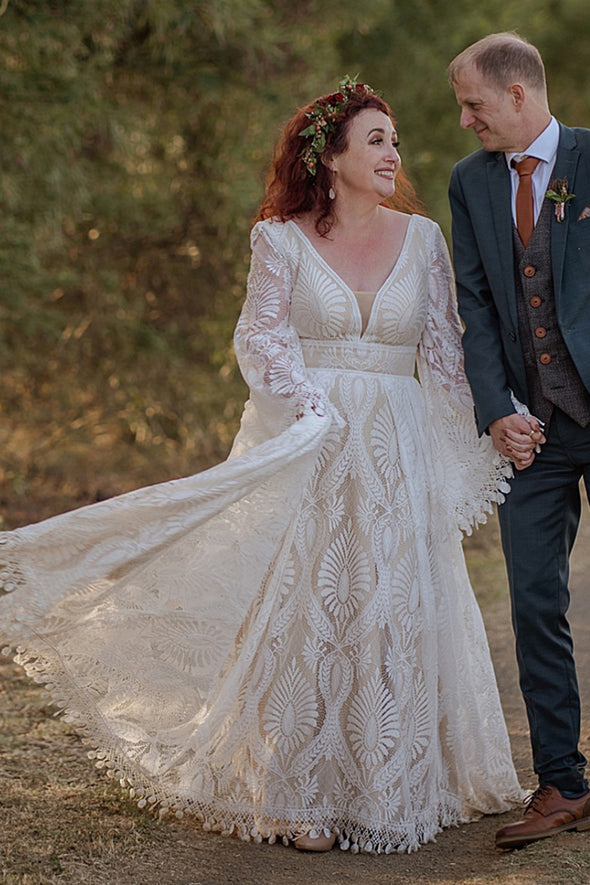 Plus Size Bohemian Long Lace Wedding Dress