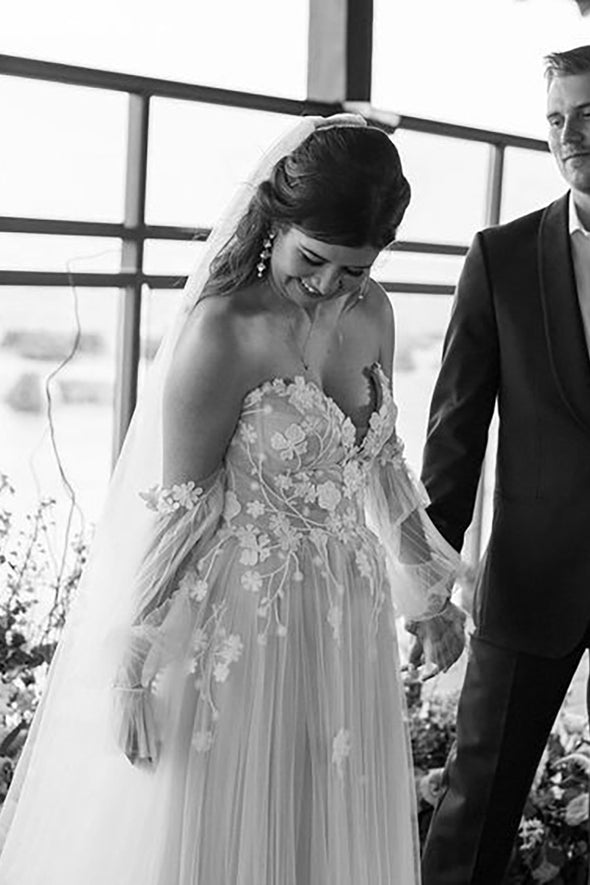 Floral Lace Appliques Mesh Tulle Wedding Gown