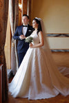 Luxury Ball Gown Lace Tulle Wedding Bridal Gown