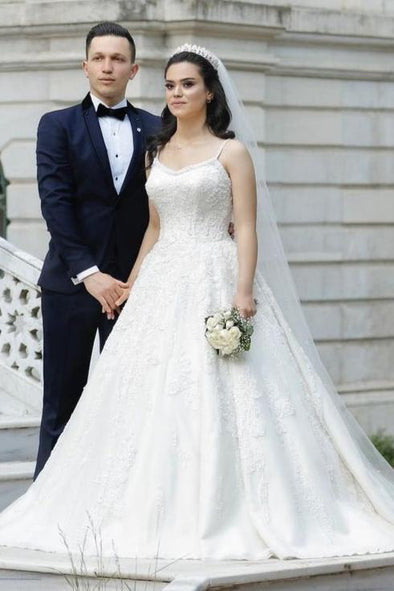 Luxury Ball Gown Lace Tulle Wedding Bridal Gown