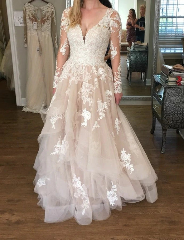 V Neck Long Sleeves Ruffles Lace Appliques Wedding Dress