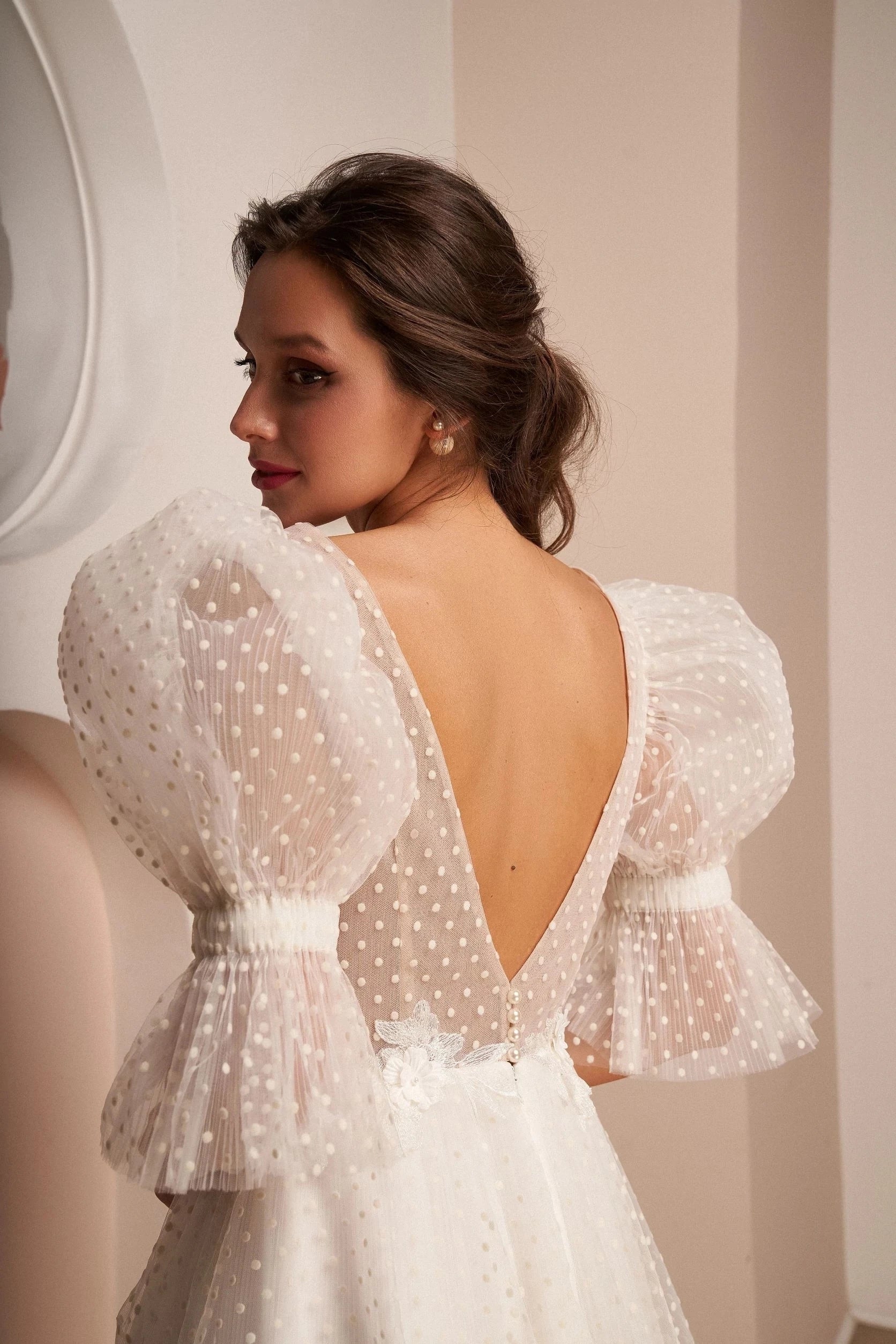 Dot Tulle Mini Short Wedding Dresses Puff Sleeve DW638 – TANYA BRIDAL
